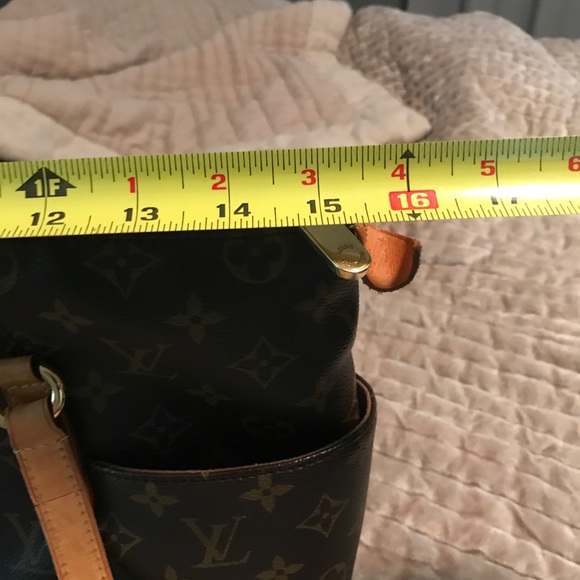 Louis Vuitton - Picture 2 of 5